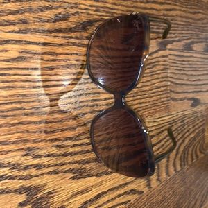 Womens Gucci sunglasses (great holiday gift)